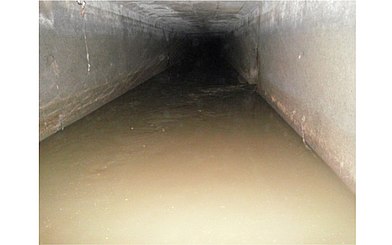 Durchflussmessung im großen Kläranlagenzulauf Durchflussmessung im großen Kläranlagenzulauf