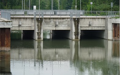 Durchflussmessung im Hochwasserpolder Durchflussmessung im Hochwasserpolder