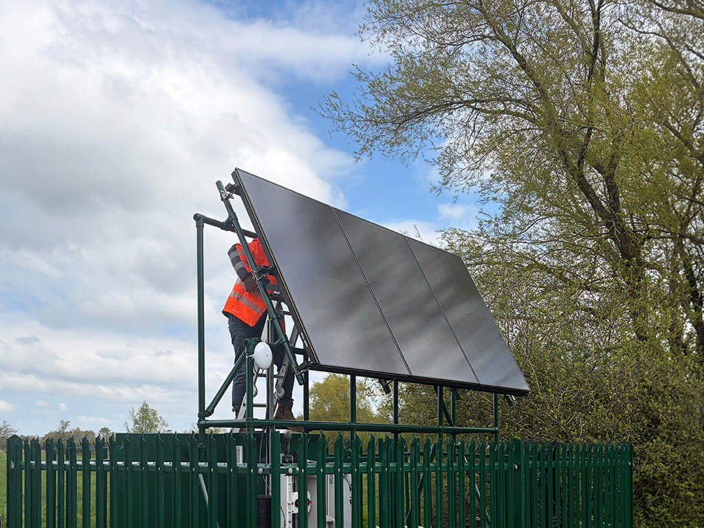 Montage einer autarken Solar-Außenstation